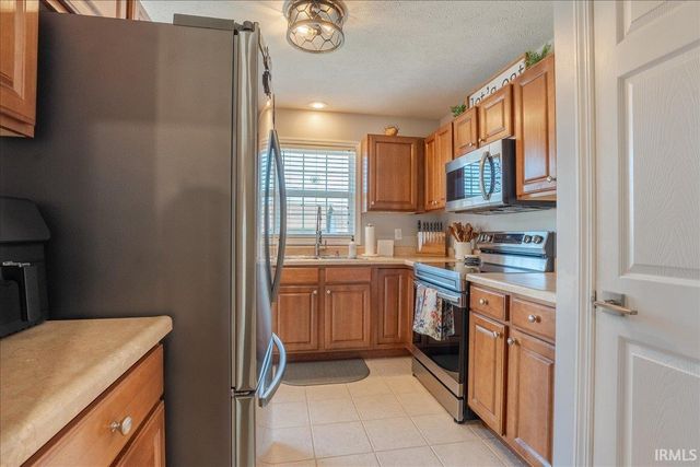 10614 Tecumseh Drive, Newburgh, IN 47630