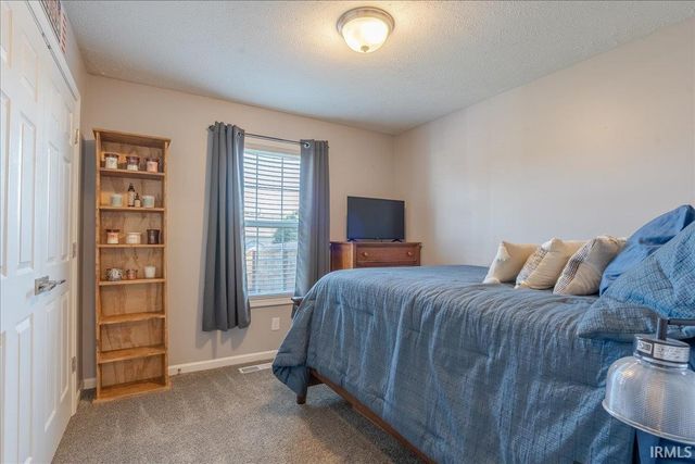 10614 Tecumseh Drive, Newburgh, IN 47630