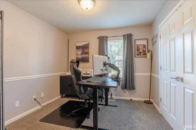 10614 Tecumseh Drive, Newburgh, IN 47630