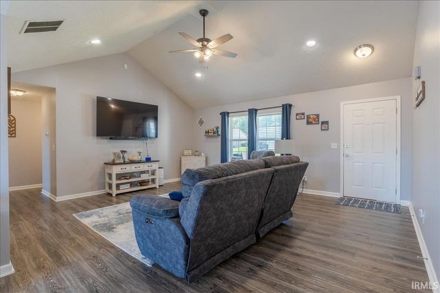 10614 Tecumseh Drive, Newburgh, IN 47630