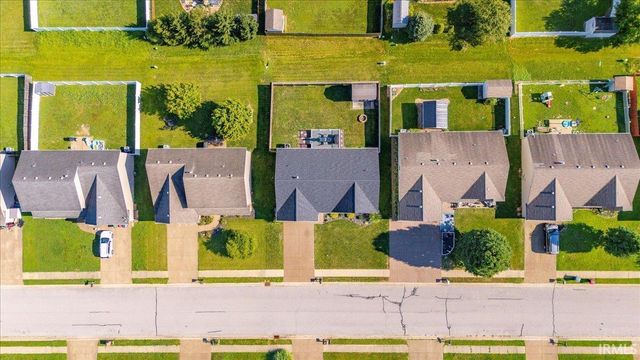 10614 Tecumseh Drive, Newburgh, IN 47630