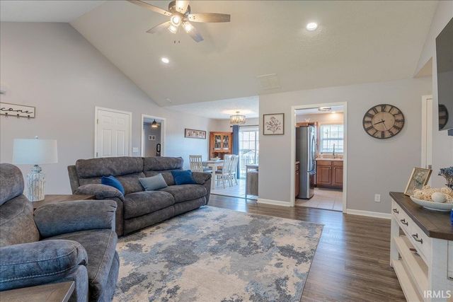 10614 Tecumseh Drive, Newburgh, IN 47630