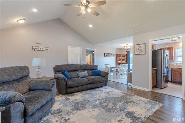 10614 Tecumseh Drive, Newburgh, IN 47630