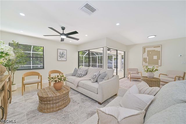 3735 SE 3rd PL, Cape Coral, FL 33904