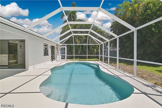 3735 SE 3rd PL, Cape Coral, FL 33904