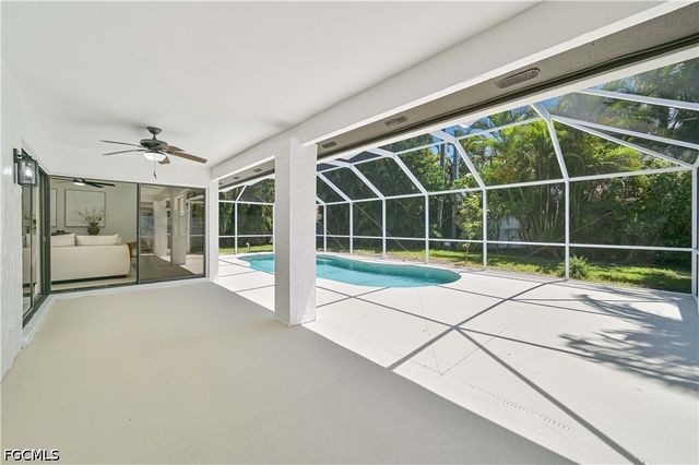3735 SE 3rd PL, Cape Coral, FL 33904