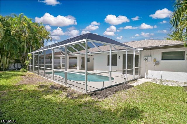 3735 SE 3rd PL, Cape Coral, FL 33904