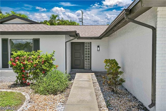 3735 SE 3rd PL, Cape Coral, FL 33904