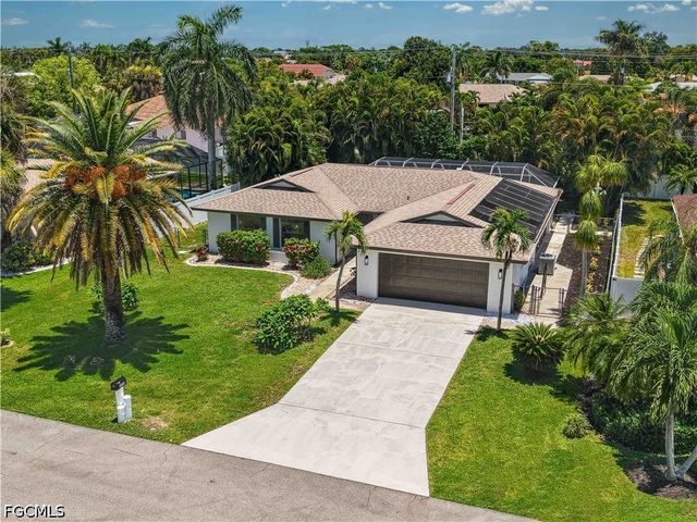 3735 SE 3rd PL, Cape Coral, FL 33904
