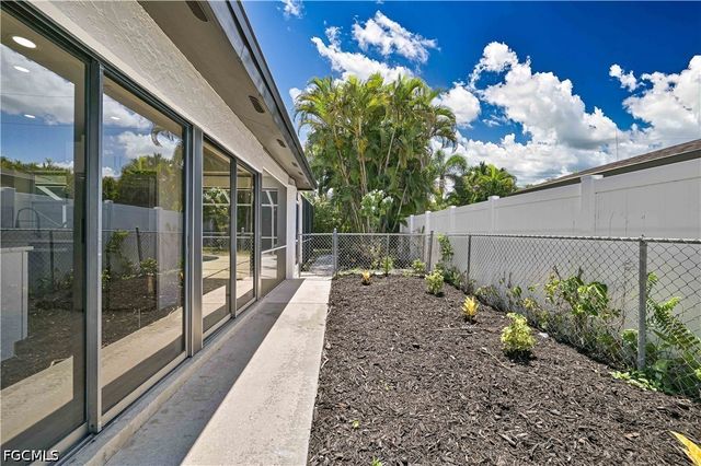 3735 SE 3rd PL, Cape Coral, FL 33904