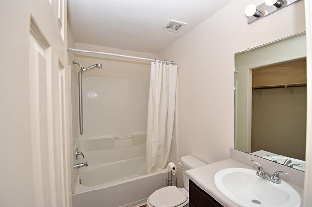 106 Collins Court, Kendleton, TX 77451