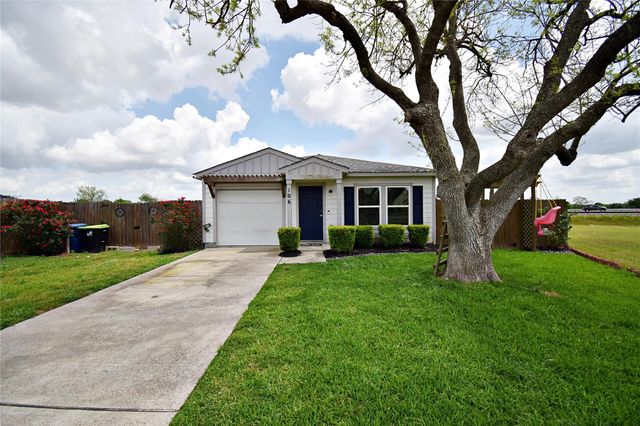 106 Collins Court, Kendleton, TX 77451