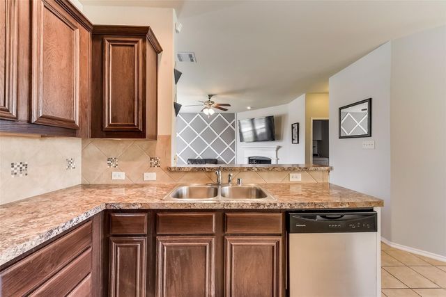 1300 Land Oak Road, Royse City, TX 75189