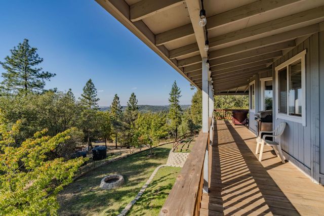 14748 Sutter Highlands Dr, Sutter Creek, CA 95685