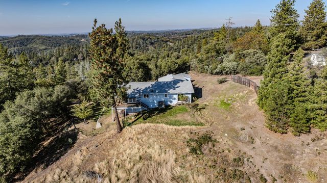 14748 Sutter Highlands Dr, Sutter Creek, CA 95685
