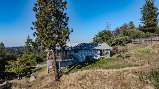 14748 Sutter Highlands Dr, Sutter Creek, CA 95685