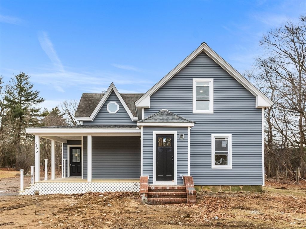 233 Central St, Foxboro, MA 02035