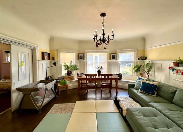 667 10Th St, Oakland, CA 94607