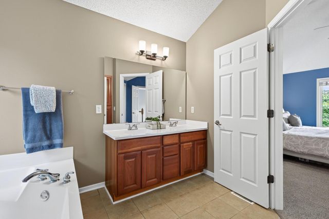 13719 Ashcroft Road, Savage, MN 55378