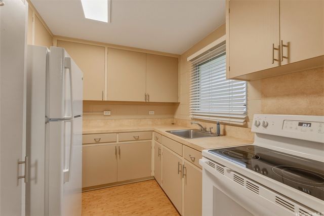 1617 Young Street A106, Honolulu, HI 96826
