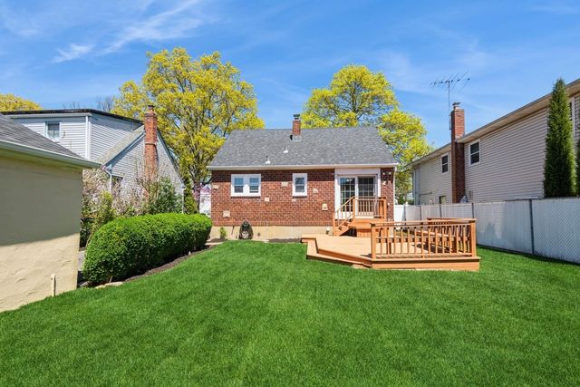 121 Camp Avenue, Merrick, NY 11566