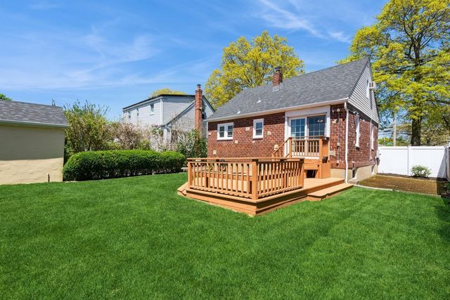 121 Camp Avenue, Merrick, NY 11566