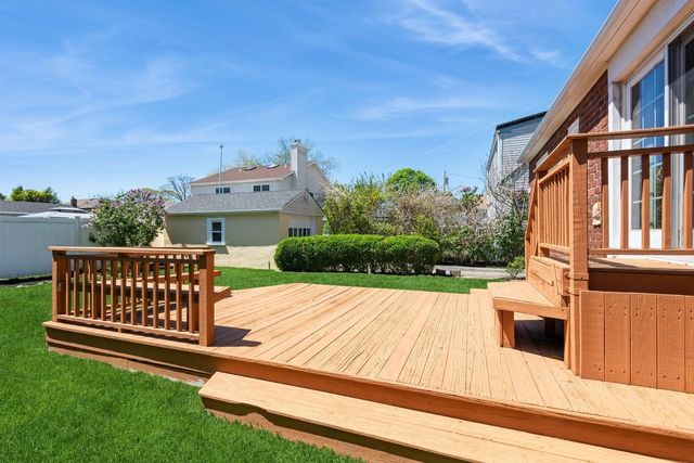 121 Camp Avenue, Merrick, NY 11566