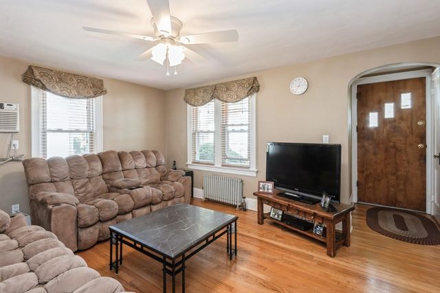 121 Camp Avenue, Merrick, NY 11566