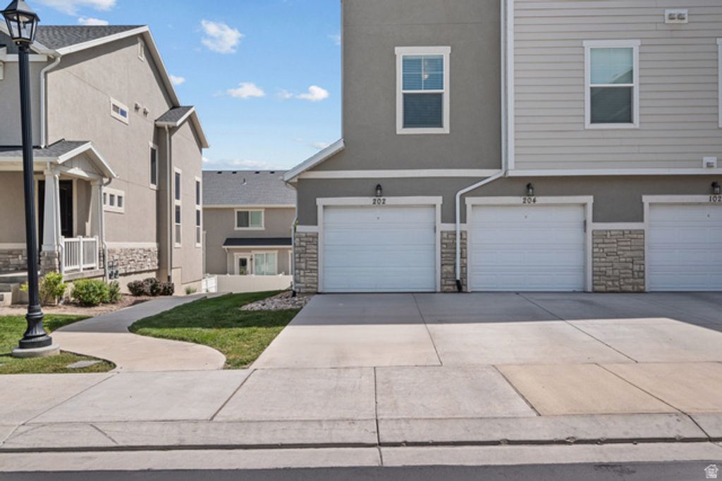 Image 13 of property listing at 1761 W TERRA VISTA LN #F202, Saratoga Springs, UT 84045