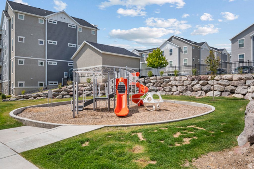 Image 27 of property listing at 1761 W TERRA VISTA LN #F202, Saratoga Springs, UT 84045