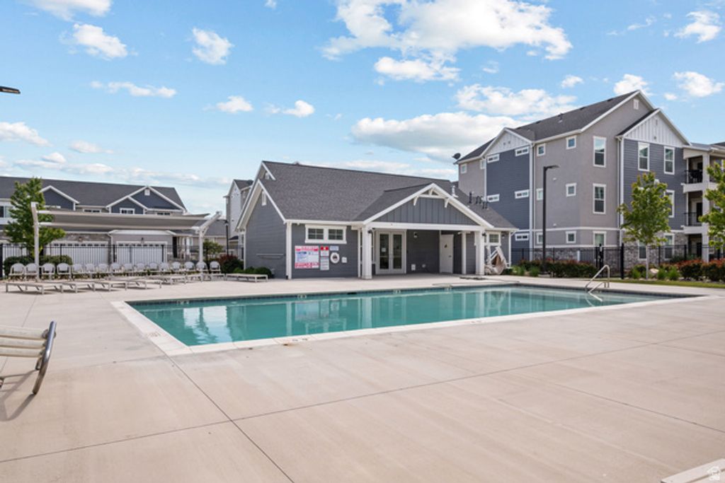 Image 33 of property listing at 1761 W TERRA VISTA LN #F202, Saratoga Springs, UT 84045