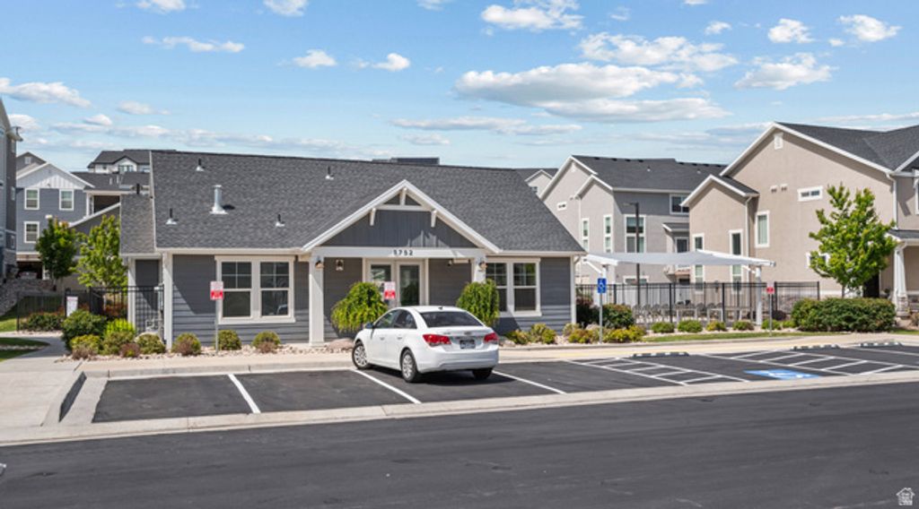 Image 35 of property listing at 1761 W TERRA VISTA LN #F202, Saratoga Springs, UT 84045