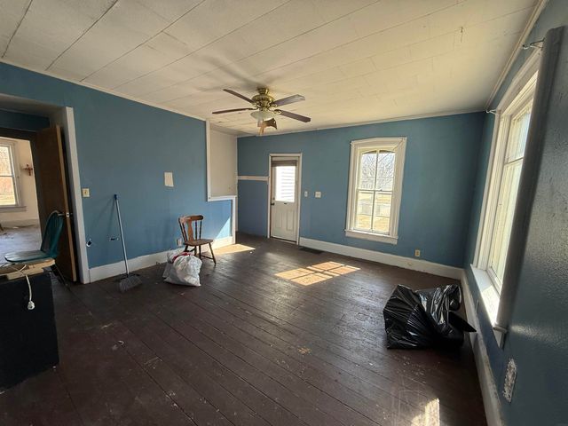 804 E Main Street, Manchester, IA 52057