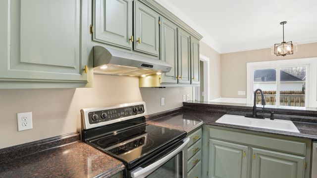 122 Point Dr, Tullahoma, TN 37388