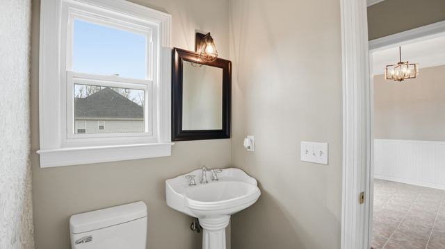 122 Point Dr, Tullahoma, TN 37388