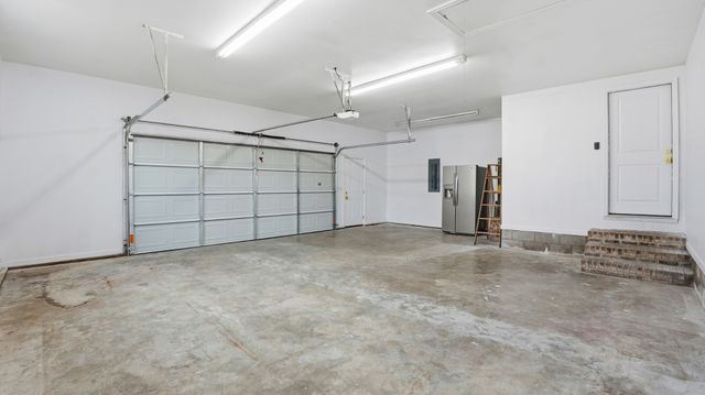 122 Point Dr, Tullahoma, TN 37388