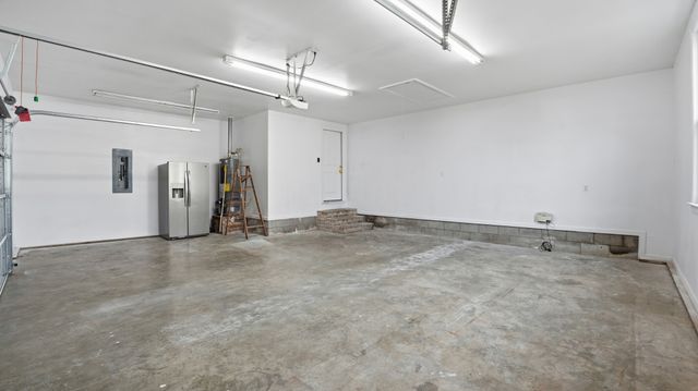 122 Point Dr, Tullahoma, TN 37388