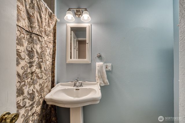 3728 70th Avenue Ct W, University Place, WA 98466