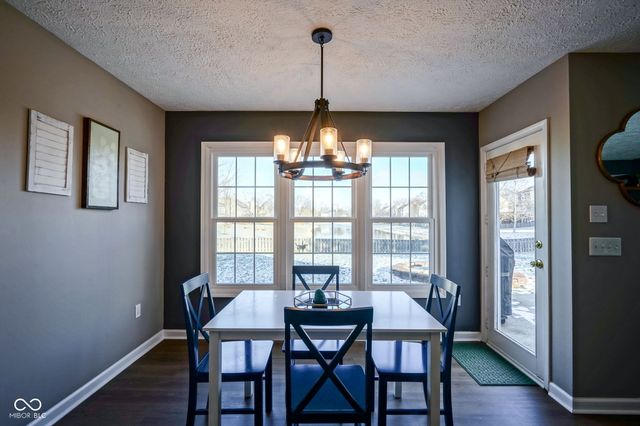 6626 Manchester Dr, Fishers, IN 46038