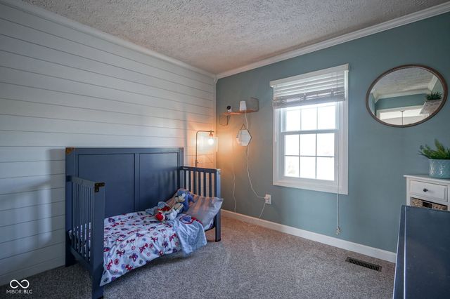 6626 Manchester Dr, Fishers, IN 46038