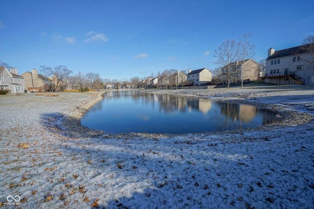 6626 Manchester Dr, Fishers, IN 46038