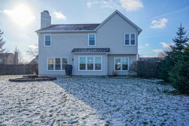 6626 Manchester Dr, Fishers, IN 46038