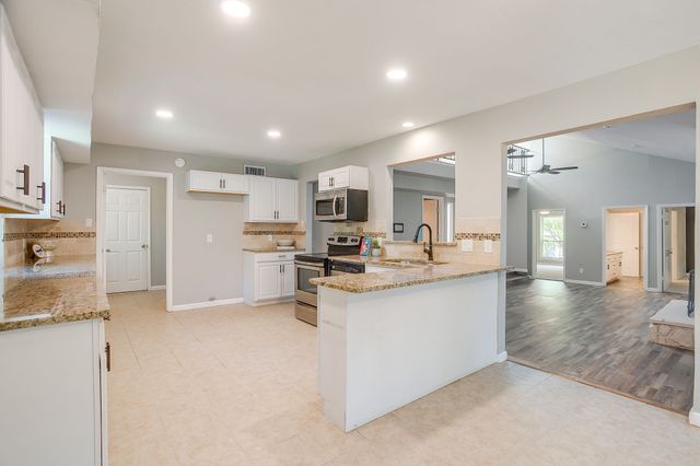600 Eastcliff Drive, Euless, TX 76040