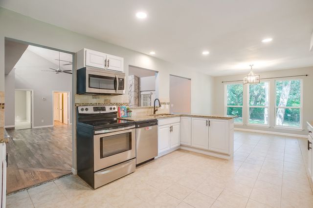 600 Eastcliff Drive, Euless, TX 76040