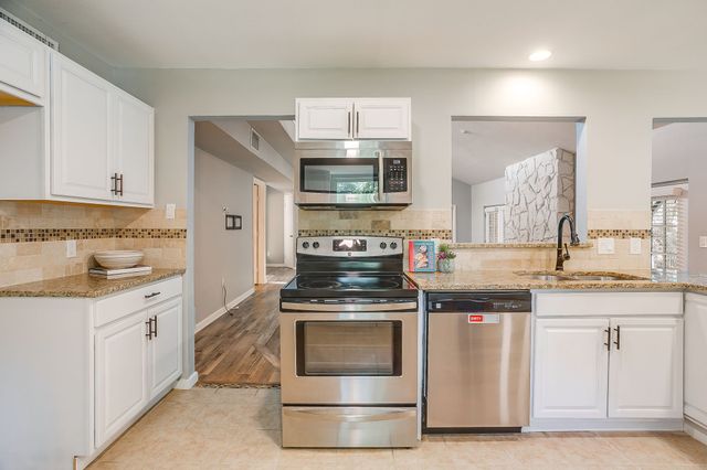 600 Eastcliff Drive, Euless, TX 76040