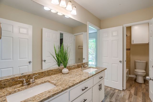 600 Eastcliff Drive, Euless, TX 76040