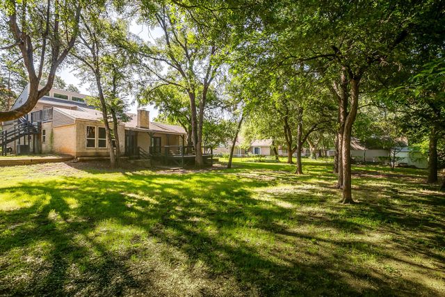 600 Eastcliff Drive, Euless, TX 76040