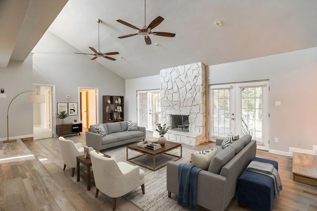 600 Eastcliff Drive, Euless, TX 76040