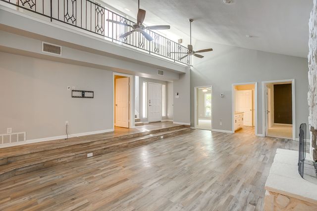 600 Eastcliff Drive, Euless, TX 76040