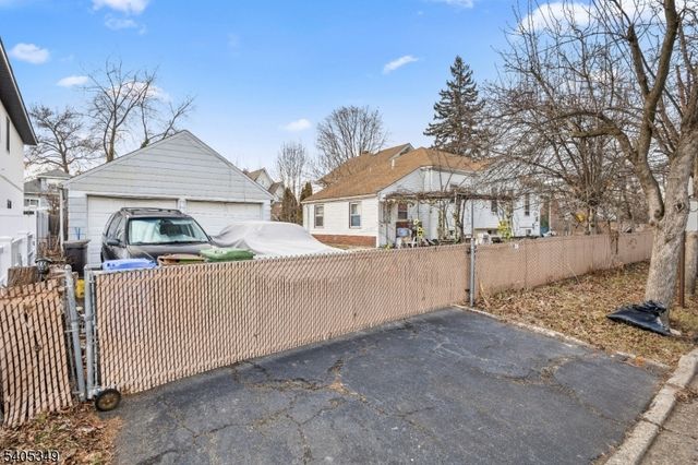 37 Raritan Rd, Linden City, NJ 07036